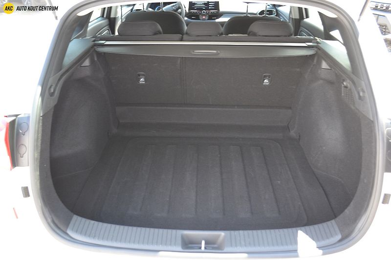 Hyundai i30 WG 1,5I MT SMART FAMILY NAVI - fotka 15 z 43