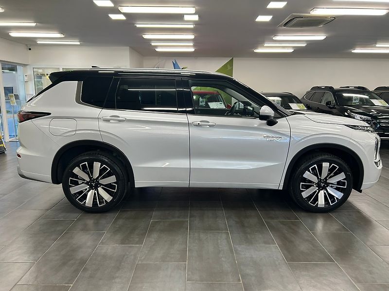 Mitsubishi Outlander (2025) 2.4 PHEV Instyle | 8 let | Nov - fotka 7 z 67