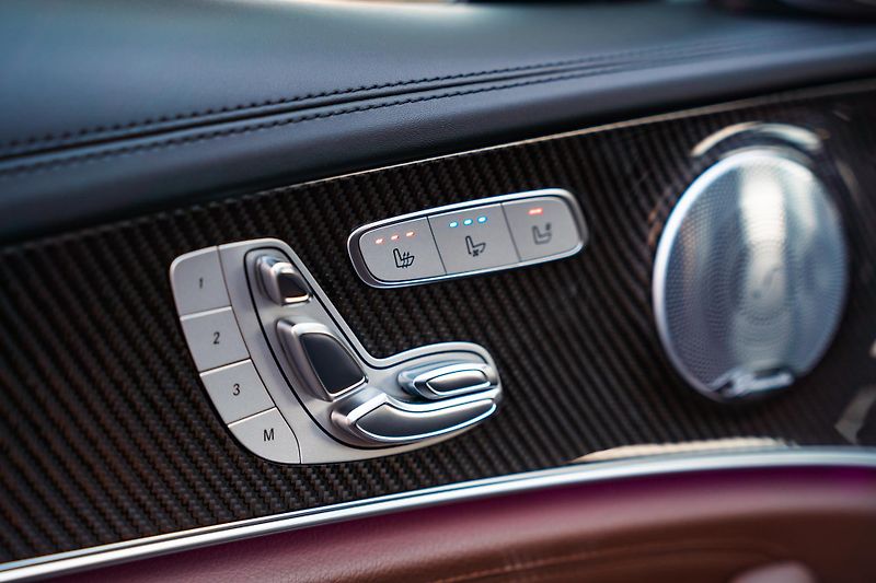 Mercedes-Benz Třídy E (2017) E63S AMG 4Matic+ V8 Biturbo - fotka 24 z 99