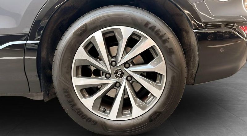 Audi Q6 e-tron Performance 360kam Tažné  - fotka 6 z 22
