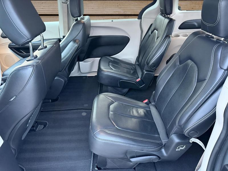 Chrysler Pacifica (2022) +DPH+PENTASTAR+NIGHT EDITION+ - fotka 11 z 18