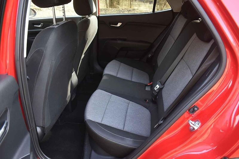 Kia Stonic je dostupné a dobře jezdící malé rodinné auto.