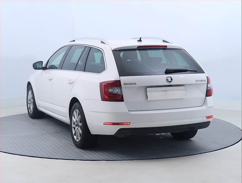 Škoda Octavia (2017) Style 2.0 TDI, Automat, Navi - fotka 4 z 15