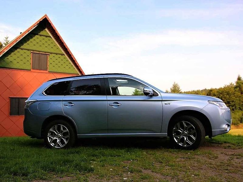 Mitsubishi Outlander PHEV.