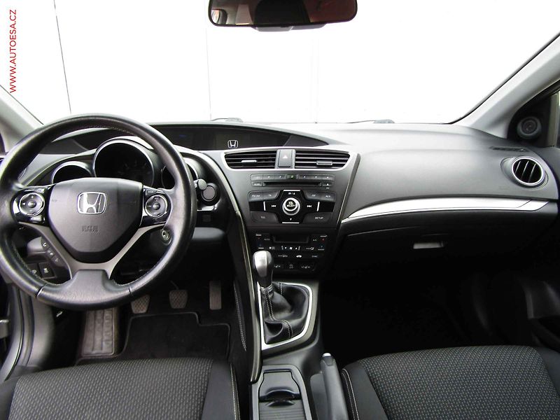 Honda Civic (2016) 1.4 i-VTEC, 2.maj, AC, kamera - fotka 8 z 20