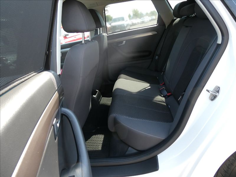 Seat Exeo 1,8 TSi 88kW serviska, 2x kola - fotka 14 z 37