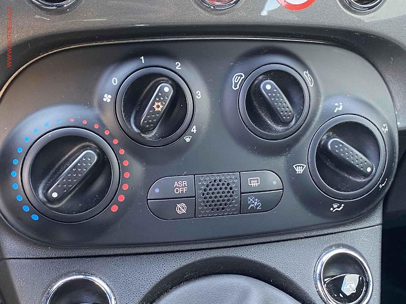 Fiat 500 (2021) 1.0i C, Lounge, navi - fotka 11 z 14