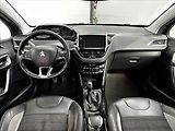 Peugeot 2008 1,2 i 60kW PureTech, ČR,1.maj - náhled 16