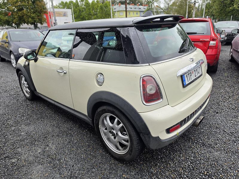 Mini Cooper S 1.6 128Kw Xenon Harman - fotka 3 z 19