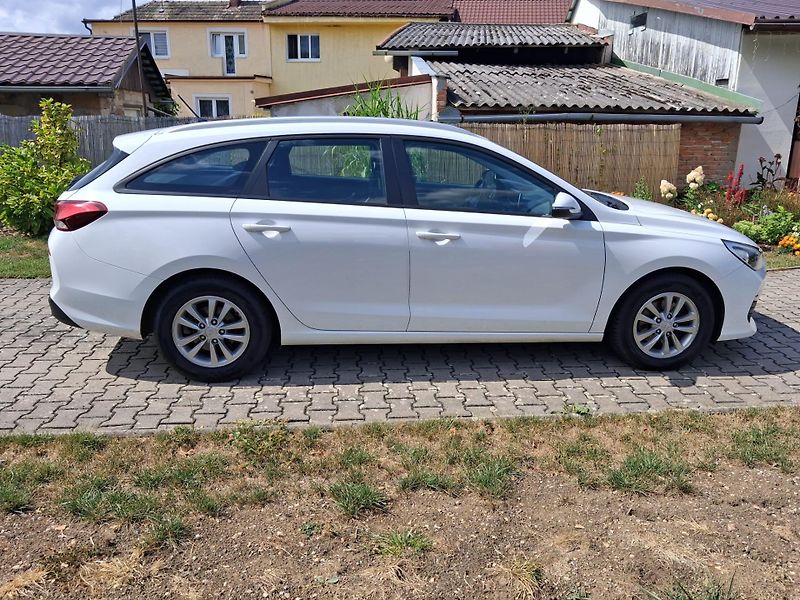 Hyundai i30 (2019) 1.6 CRDi, diesel, 85 KW, 2019 - fotka 3 z 11