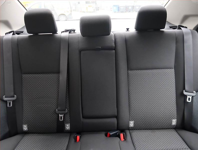 Toyota Corolla (2014) 1.6 Valvematic, Tempomat - fotka 10 z 17