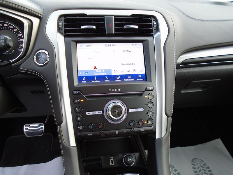 Ford Mondeo 2,0Tdci 140kW Vignale 8AT Navi - fotka 22 z 50