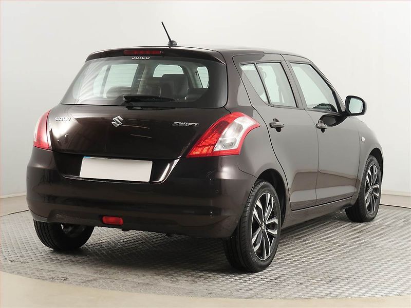 Suzuki Swift (2015) 1.2, ČR,1.maj, Tempomat - fotka 5 z 17