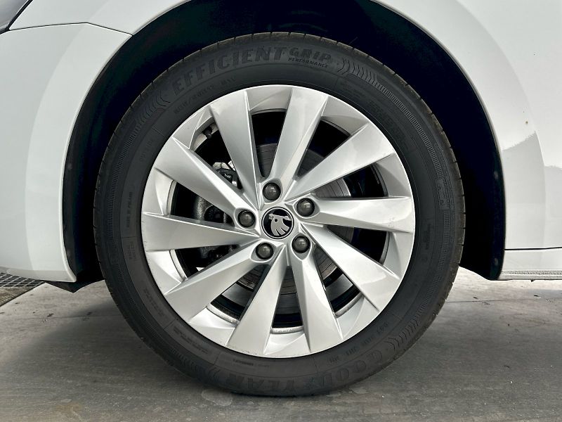 Škoda Octavia (2025) Combi 2.0TDI 85kW Essence Plus - fotka 27 z 27