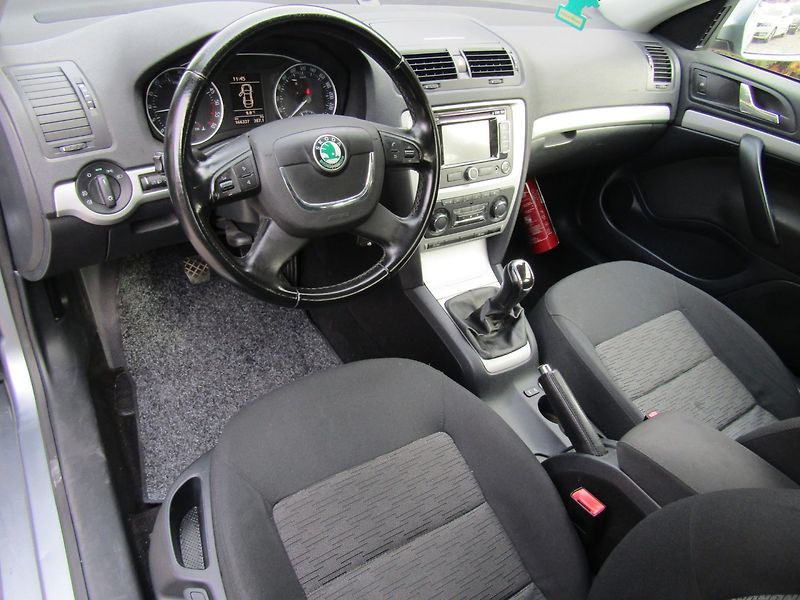 Škoda Octavia (2013) 1.6 TDI 77kW NAVIGACE - fotka 13 z 38