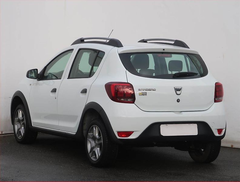 Dacia Sandero (2021) Stepway 1.0 SCe, ČR,1.maj - fotka 4 z 15