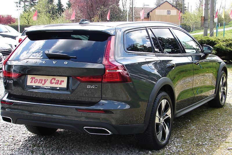 Volvo V60 CC 2.0B4 AWD MildHybrid ZADÁN! - fotka 6 z 46