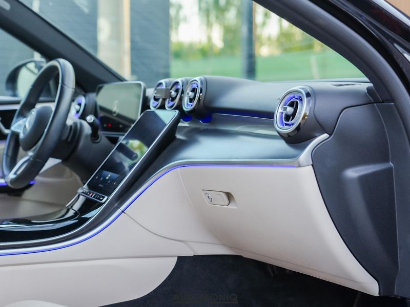 Mercedes-Benz Třídy C (2023) C 300 E Digital Light, Keyless - fotka 8 z 22