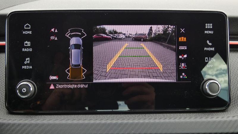 Škoda Scala 1,5TSI DSG Monte Carlo - fotka 16 z 25