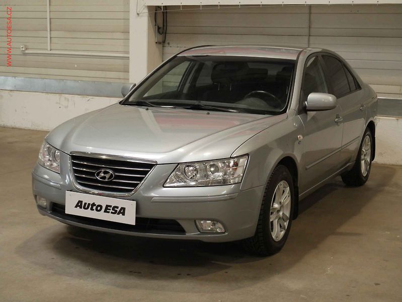Hyundai Sonata (2010) 2.0 CRDi, ČR, AC, TZ, tempo - fotka 3 z 16