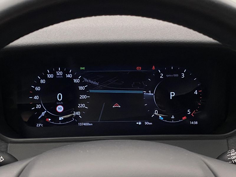 Land Rover Range Rover Velar D200 SE AWD AUT  - fotka 25 z 47