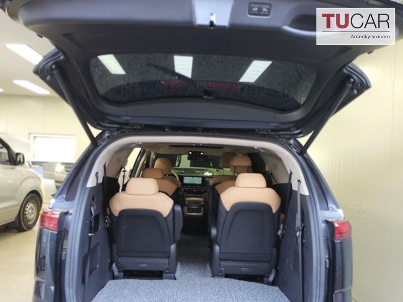 Kia Carnival (2022) 2.2 Diesel Automat 6+3 místa - fotka 6 z 7