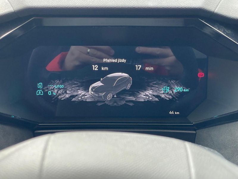 DS Automobiles DS N°4 (2026) ETOILE HYBRID 145 - fotka 12 z 31