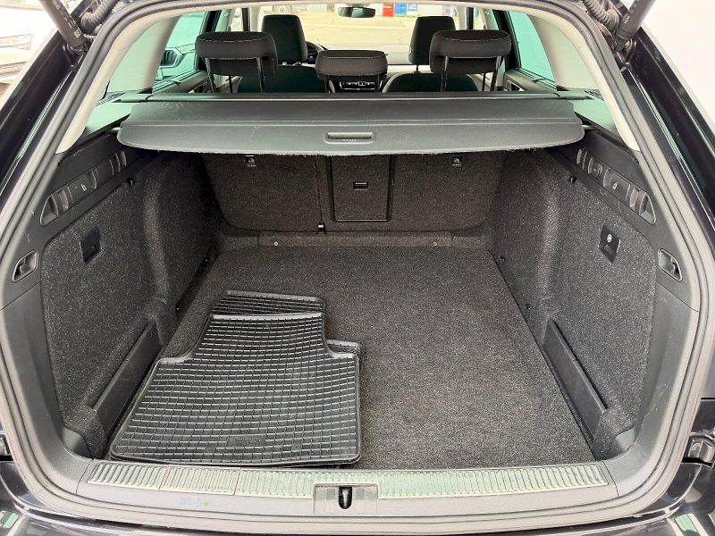 Škoda Superb (2022) 2.0TDI 110kW DSG Comfort Plus - fotka 32 z 35