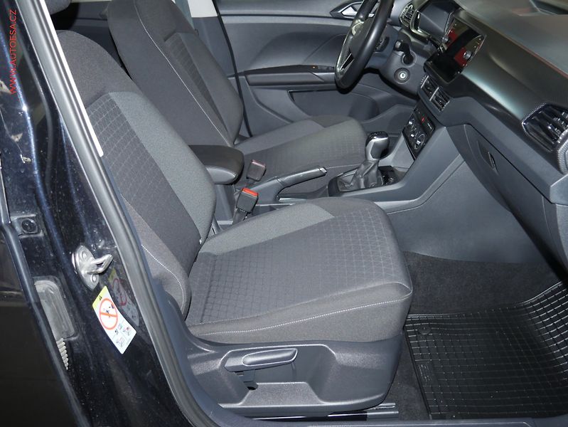 Volkswagen T-Cross (2023) 1.0 TSi, 2.maj,ČR, Life, DSG - fotka 12 z 21
