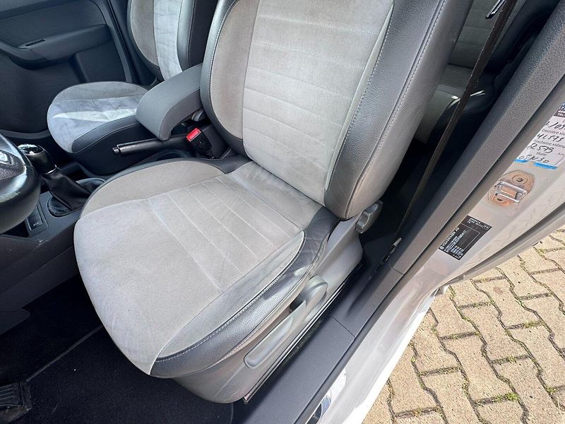 Volkswagen Caddy (2013) EDITION 30 1,6 TDI 75 KW TAŽNÉ - fotka 24 z 50