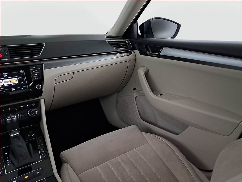 Škoda Superb (2016) 2.0 TDI, Automat, Kůže, Navi - fotka 8 z 23