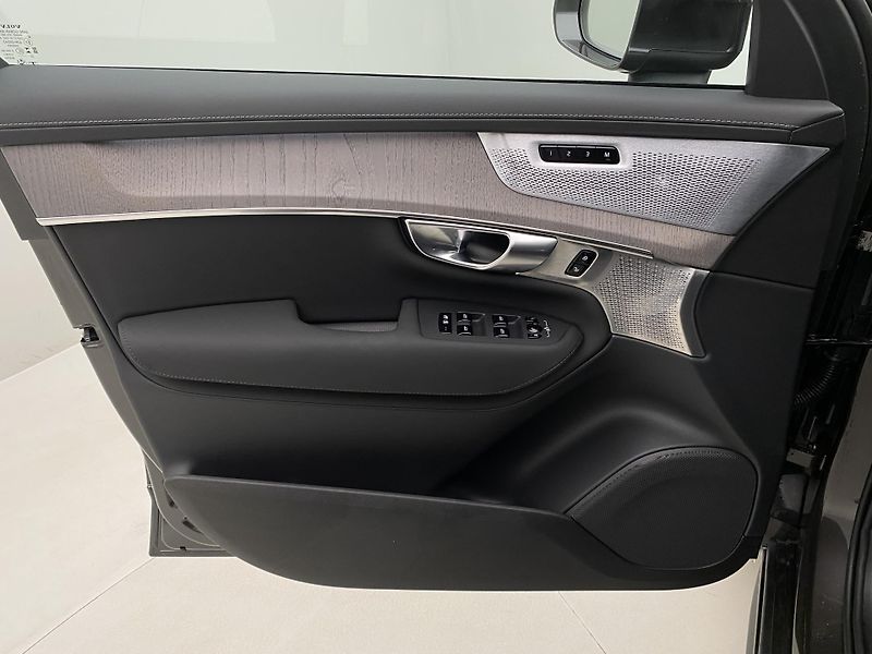 Volvo XC90 T8 AWD RECHARGE ULT REZERVACE - fotka 7 z 68