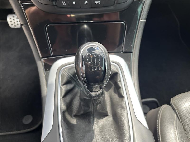 Opel Insignia 2,0 CDTi KLIMA SERVIS ROZVODY - fotka 23 z 44