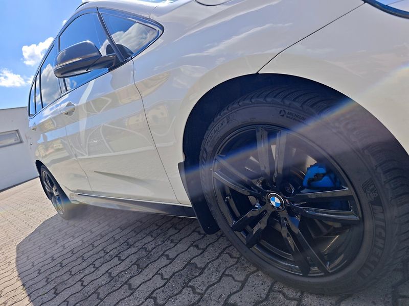 BMW Řada 2 (2016) 220D Grand Tourer M-paket - fotka 37 z 43