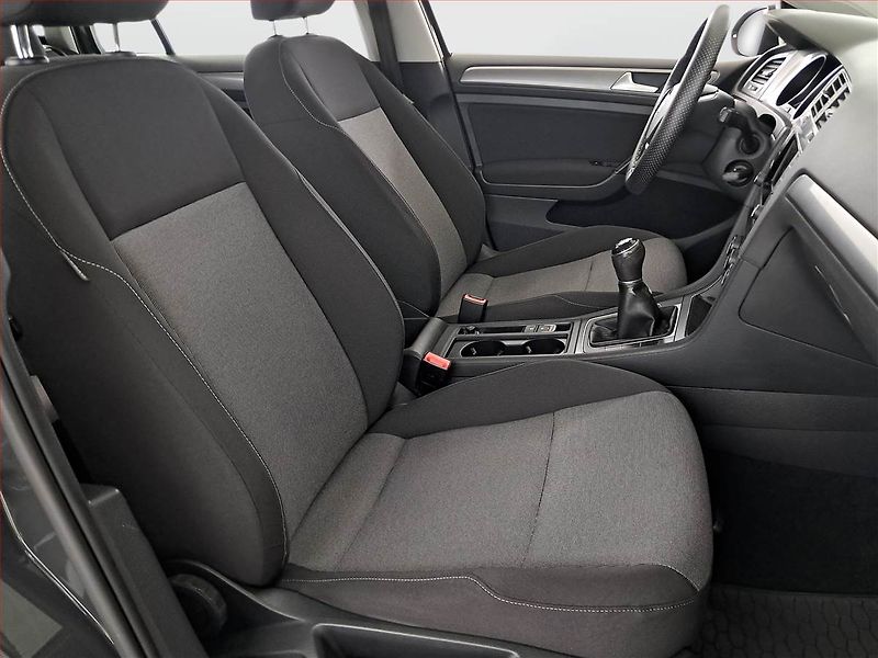 Volkswagen Golf (2016) 1.2 TSI - fotka 9 z 17