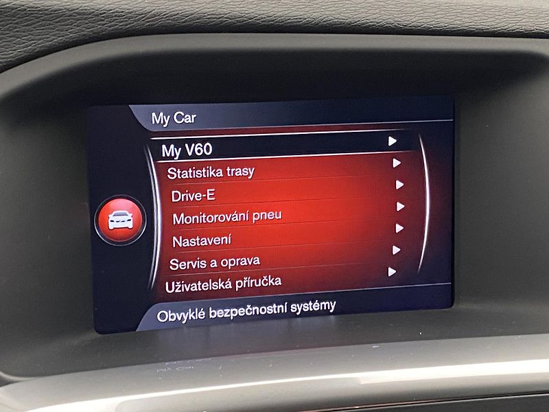 Volvo V60 D4 AWD R-DESIGN AUT  - fotka 36 z 41