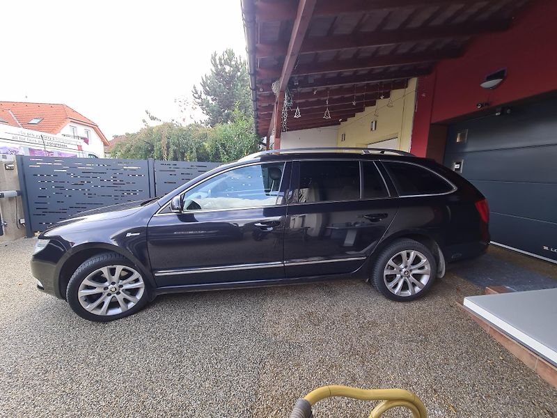 Škoda Superb (2012) Servisovano - fotka 5 z 21
