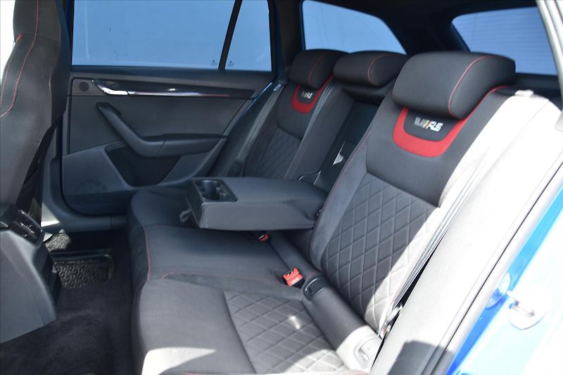 Škoda Octavia RS 2.0TSI 180kW NAVI ACC - fotka 11 z 27