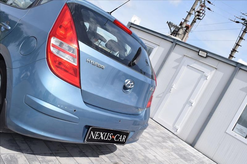 Hyundai i30 1,6 CRDi 66KW COMFORT+ 2XKOLA - fotka 12 z 42