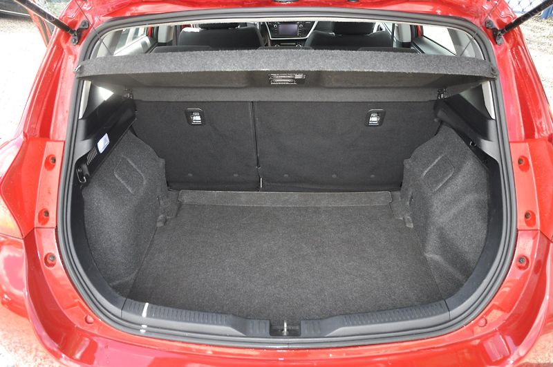 Toyota Auris 1.33VVT-i 73kW - fotka 8 z 11