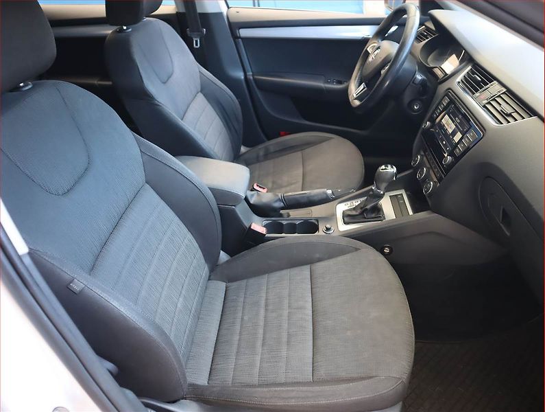Škoda Octavia (2016) 2.0 TDI, 4X4, Automat, Navi - fotka 9 z 18