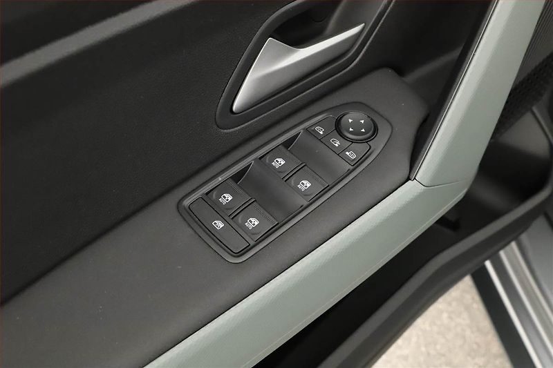 Dacia Bigster (2025) 1.2 MHEV, Extreme, FullLed - fotka 9 z 18