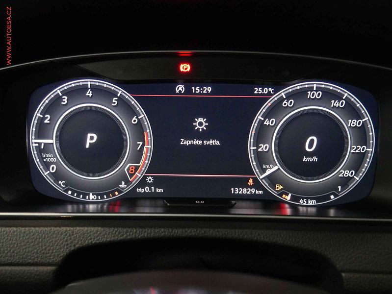 Volkswagen Golf (2019) 2.0TSI, GTI, DSG - fotka 12 z 20