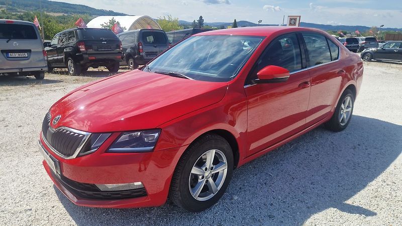 Škoda Octavia 1,6 Tdi - fotka 3 z 12