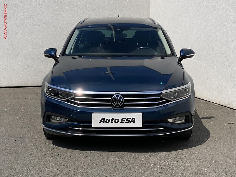 Volkswagen Passat (2020) 2.0 TDi, Elegance, DSG, LED - fotka 2 z 19