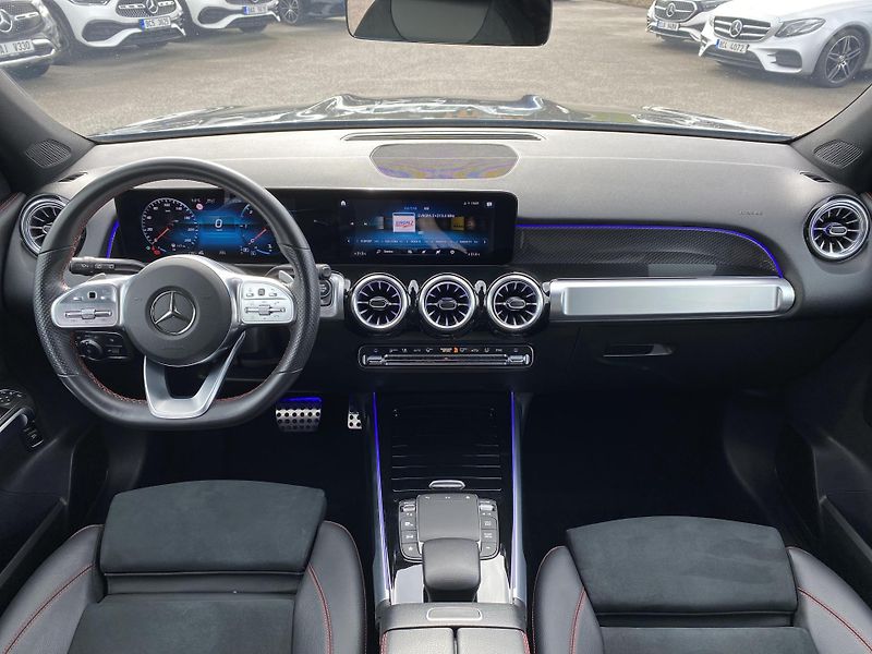 Mercedes-Benz GLB 200d 4M AMG - fotka 9 z 27