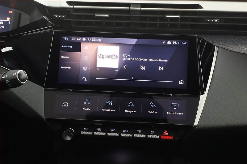 Peugeot 308 (2023) Allure 1.2 PureTech - fotka 9 z 18