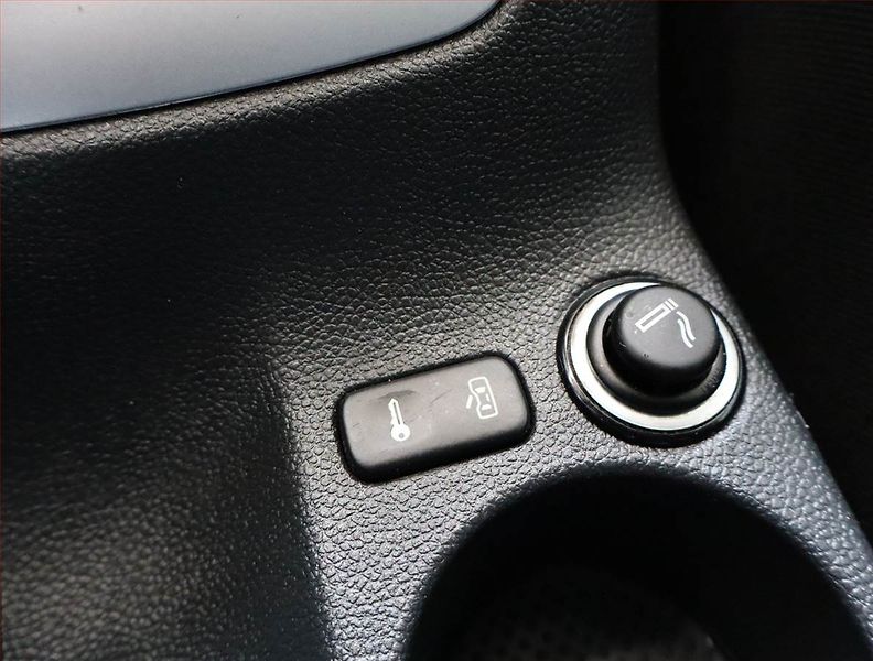 Škoda Octavia (2009) Ambiente 2.0 TDI, Navi - fotka 17 z 19