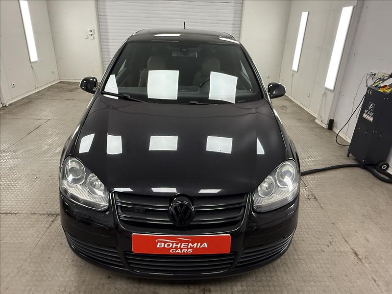 Volkswagen Golf 3,2 V6 4Motion R32 - fotka 2 z 23