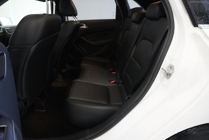 Mercedes-Benz Třídy B (2015) B250 2,0I AUTOMAT - fotka 23 z 30